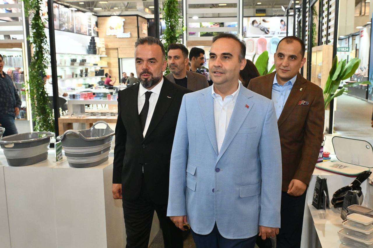 Bakan Kacır Zuchex Fuarı’nda Sektör Temsilcileriyle Buluştu