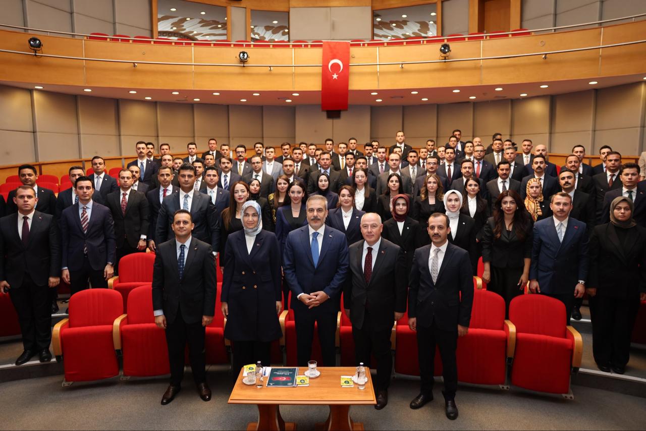 Dışişleri Bakanı Hakan Fidan 111. Dönem Kaymakam Adaylarıyla Bir Araya Geldi