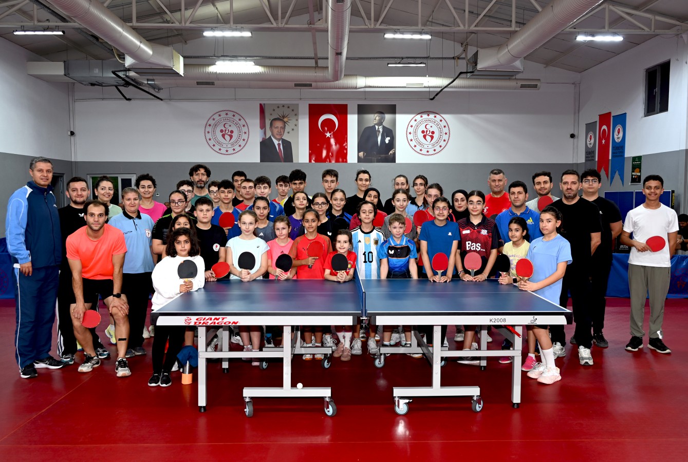 Yalova’da Cumhuriyet Bayramı masa tenisi turnuvası düzenlendi
