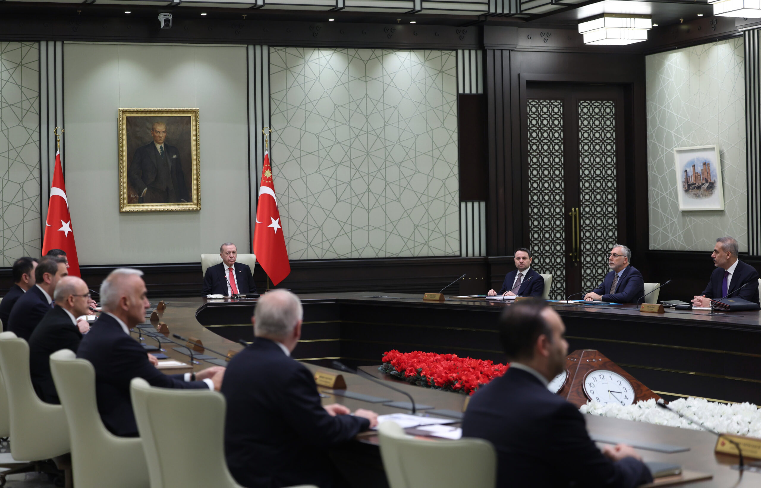 Cumhurbaşkanlığı Kabinesi Beştepe’de Toplandı: Gündemde Terörsüz Türkiye ve Ekonomi Var