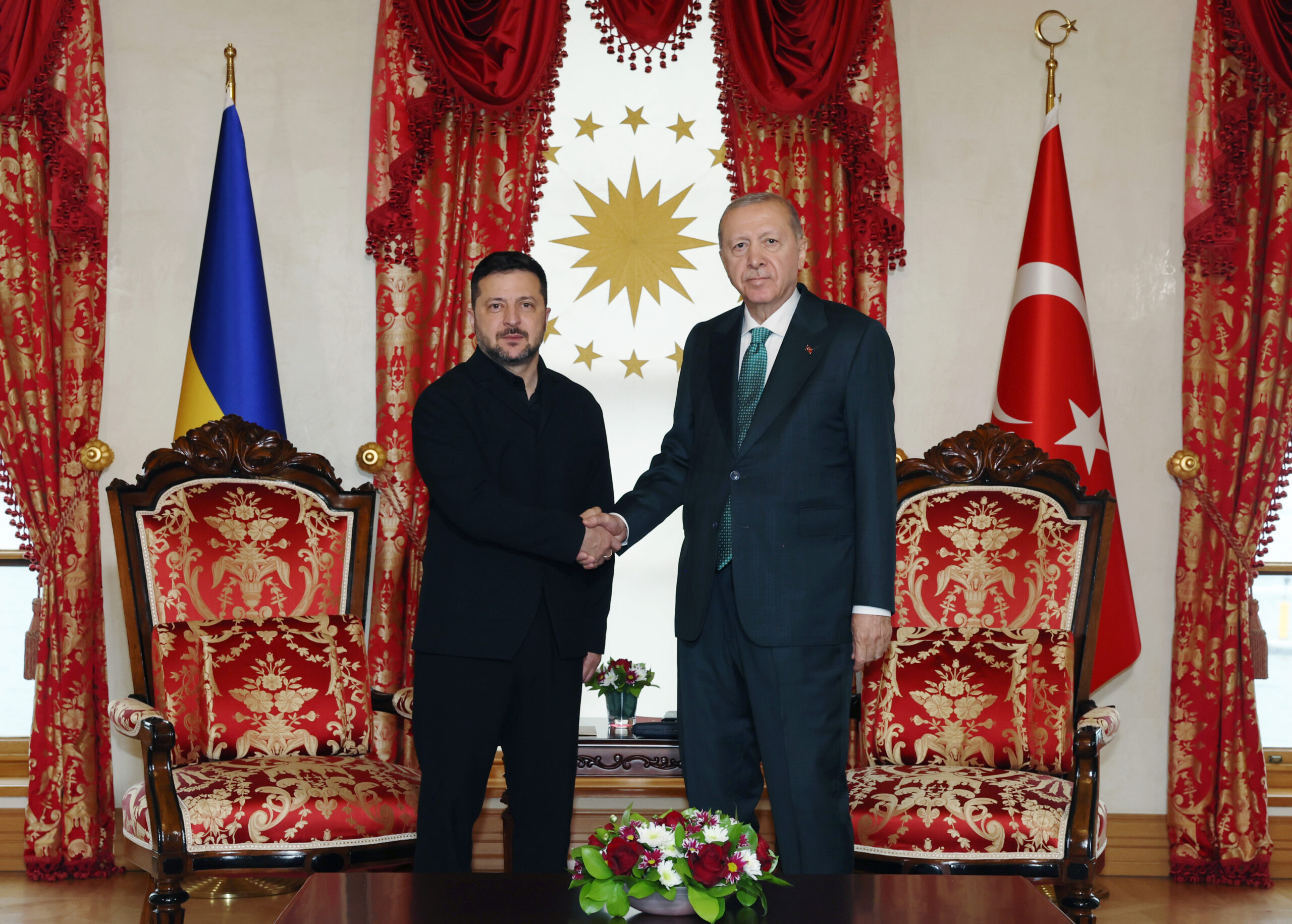 Cumhurbaşkanı Erdoğan ile Ukrayna Devlet Başkanı Zelenskiy İstanbul’da Bir Araya Geldi