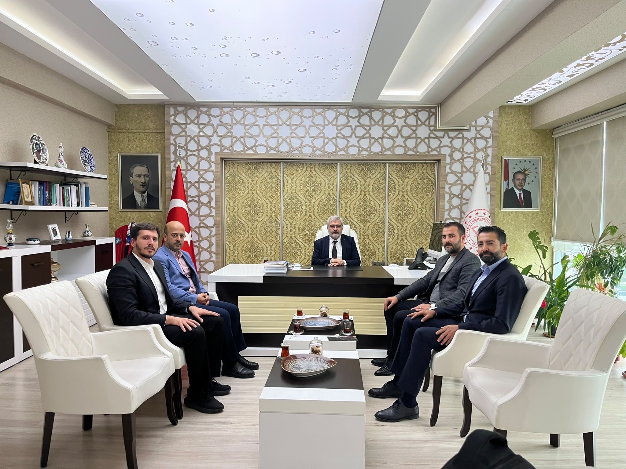 Demokrasi Ve Özgürlükler Adası Heyetinden Yalova İl Millî Eğitim Müdürlüğü’ne Ziyaret