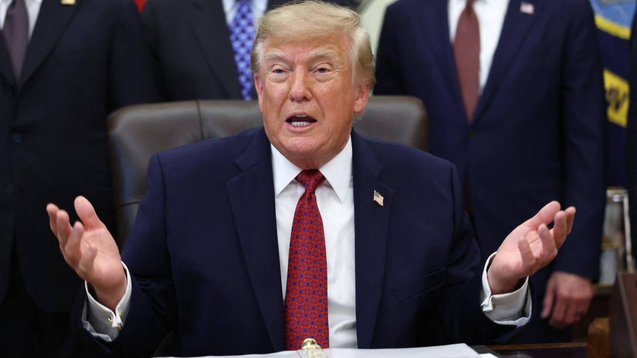 ABD’li Demokrat Vekillerden Trump’ın Yapay Zeka Yazışmalarının Saklanması Talebi